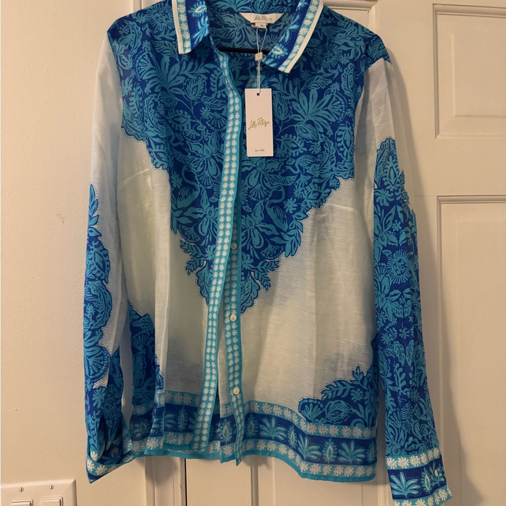 NWT Lilly Pulitzer Blue and White Patterned Blouse XL